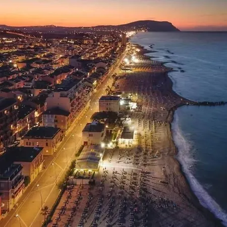 Sea Lovers Italy * 雷卡纳蒂港